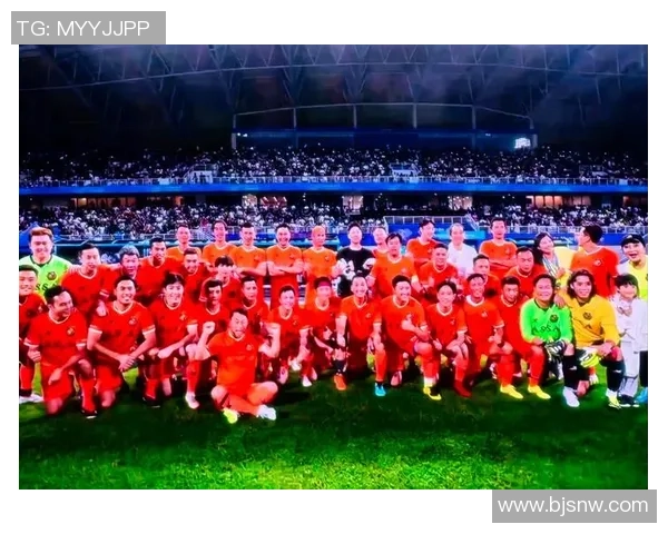 足球明星盛大登场精彩视频回顾引发全场热潮 足球明星盛大登场精彩视频回顾引发全场热潮